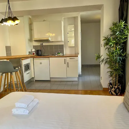Charmant Studio Dans Un Immeuble 5 * Parigi